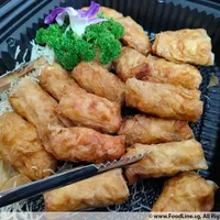 Click to see 炸龙虾卷配特制熏辣酱 Lobster Spring Roll with Smoky Chilli Dip