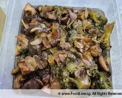 Broccoli Mushrooms w/Oyster Sauce | Customer Photo | Island Catering Services Pte Ltd