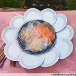 Abundant Wealth “Yu Sheng” 	鸿运脆吉祥鲍鱼生
