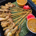Grilled Chicken Satay with Condiments (鸡肉沙爹)