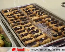 Mini Cream Puff 	奶油泡芙 | Customer Photo | Robert Catering Services