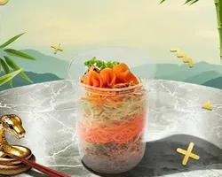 “Shake Shake” Prosperity Smoked Salmon ‘Yu Sheng’ (Individual Portion) | Customer Photo | BellyGood Caterer