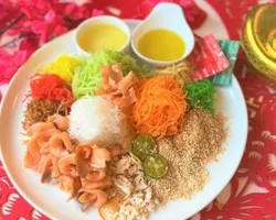 发财熏鱼片鱼生Prosperity Smoked Salmon Yu Sheng (10 pax) | Customer Photo | Delizio Catering Pte Ltd