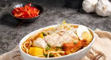 Currry Chicken Noodles | Delizio Catering Pte Ltd