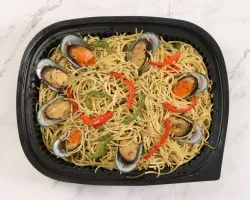 Spaghetti w New Zealand Mussels | Customer Photo | ECreative Catering Pte Ltd