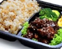 Black Pepper Chicken Bento with Broccoli, Sweet Corn, Pickles | Customer Photo | QQ Catering