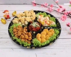 Prosperity Fortune Platter (Scallop Yam Basket, Seaweed Corn Rolls, Spring Rolls, Seasoned Baby Octopus, Golden Money Bag) 小八爪鱼，春卷，黄金钱袋，扇贝，海苔鸡肉卷 | Customer Photo | Xin Yi Pin Catering Pte Ltd