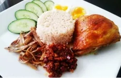 Nasi Lemak w/Baked Chicken, Begedil & Ikan Bilis | Yeyeah Delights